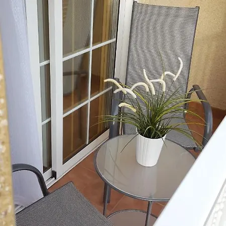 Toronjil Apartment *